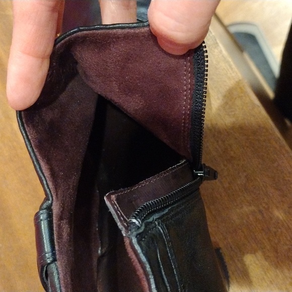 Indigo by Clarks women's Hedda Black Lea booties. EUC like new in box. Size 9M. - Picture 11 of 11